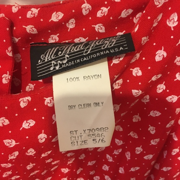 Very fitting red dress - Picture 2 of 4